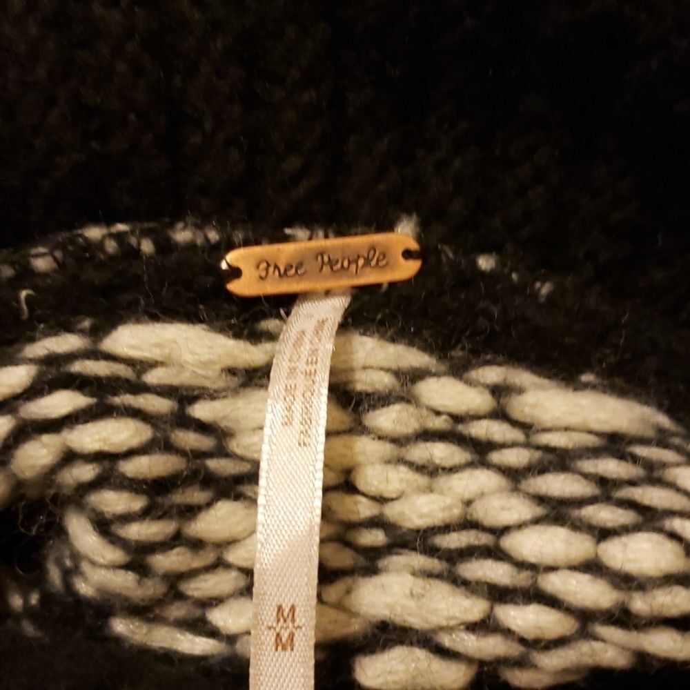 Free people turtleneck sweater size medium. - Picture 6 of 8